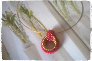 Kette rot-gold